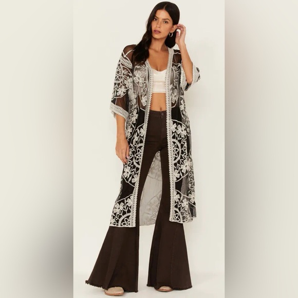 Shyanne one size embroidered duster - Picture 1 of 5